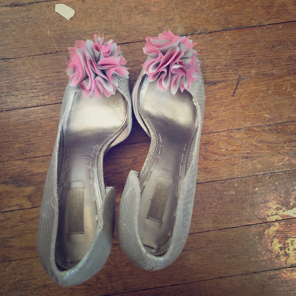 Gorgeous grey and pink high heels!